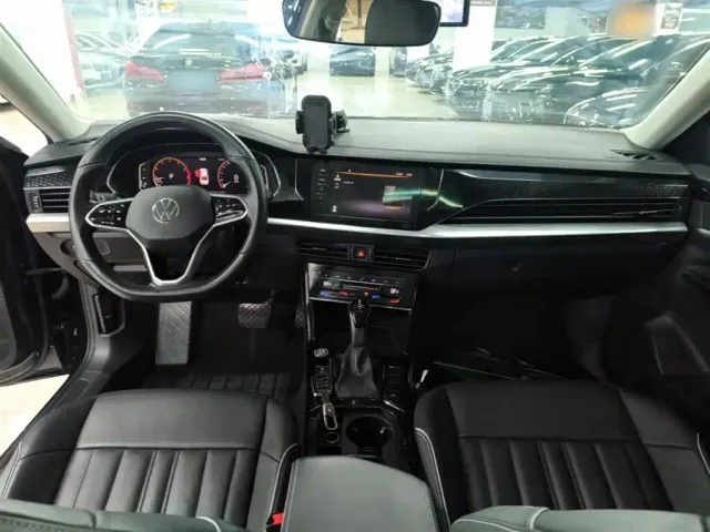 Volkswagen Passat — Фото автомобиля 9