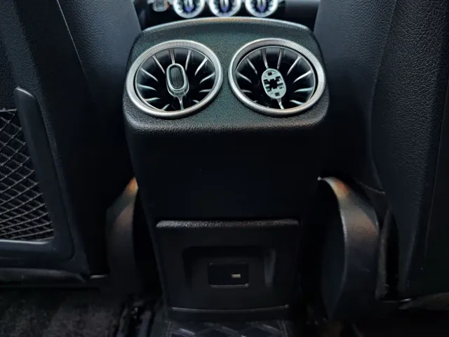 Mercedes-Benz A-Class — Фото автомобиля 17