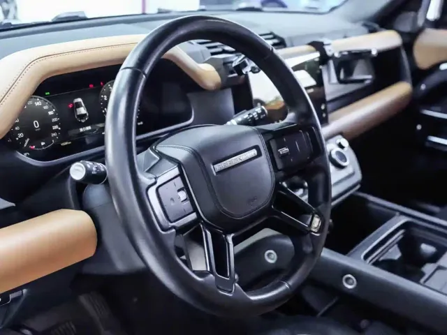 Land Rover Defender — Фото автомобиля 6
