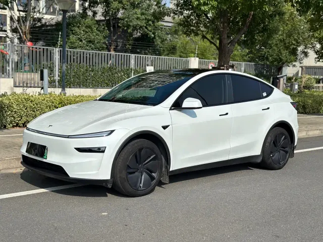Фотография автомобиля — Tesla Model Y