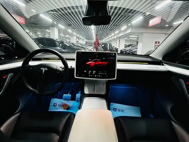 Tesla Model Y — Фото автомобиля 7