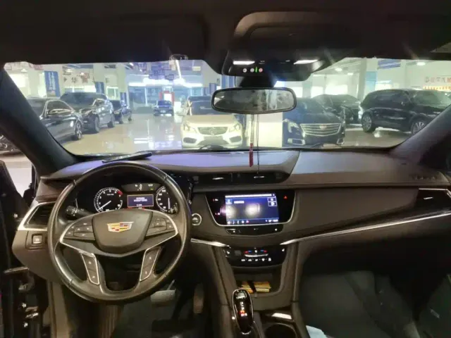 Cadillac XT5 — Фото автомобиля 9