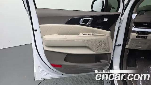 Kia Carnival Generation 4 — Фото автомобиля 24