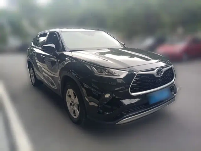 Toyota Highlander — Фото автомобиля 3