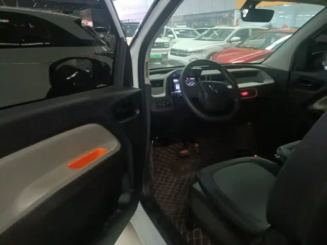 Wuling Hongguang Mini EV — Фото автомобиля 11