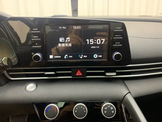 Hyundai Elantra — Фото автомобиля 14