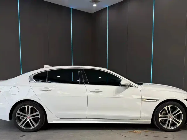 Jaguar XEL — Фото автомобиля 4