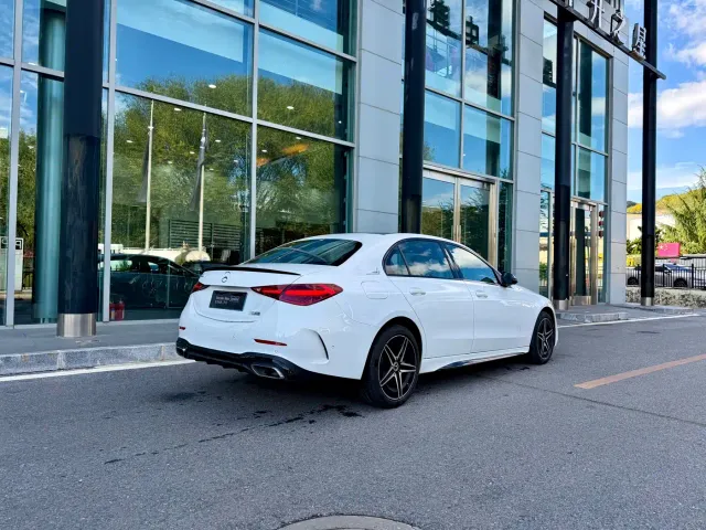 Mercedes-Benz C-Class — Фото автомобиля 3