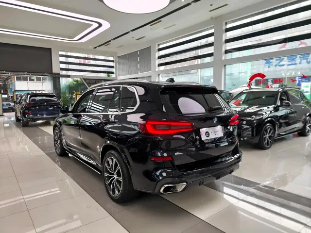 BMW X5 — Фото автомобиля 14