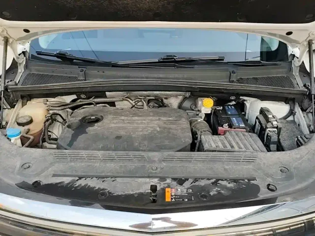 Roewe iMAX8 — Фото автомобиля 19