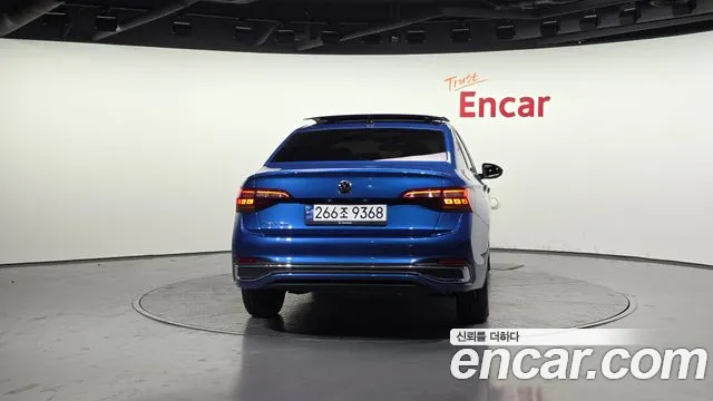 Volkswagen Jetta — Фото автомобиля 4