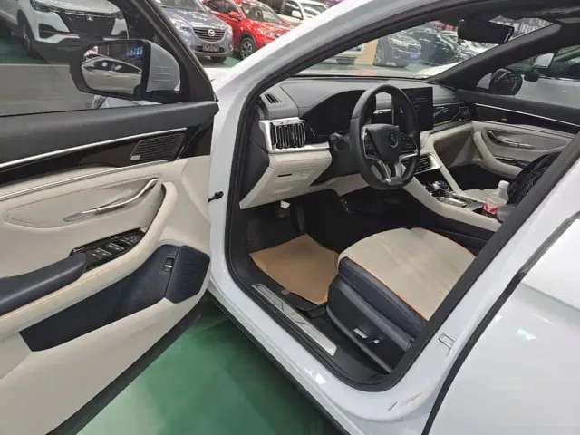 BYD Song PLUS — Фото автомобиля 15