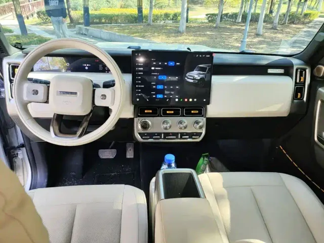 iCAR V23 — Фото автомобиля 9
