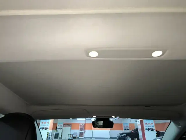 Tesla Model 3 — Фото автомобиля 17