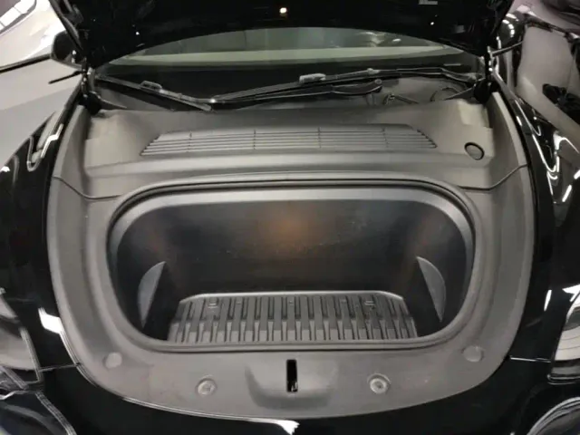 Tesla Model Y — Фото автомобиля 19