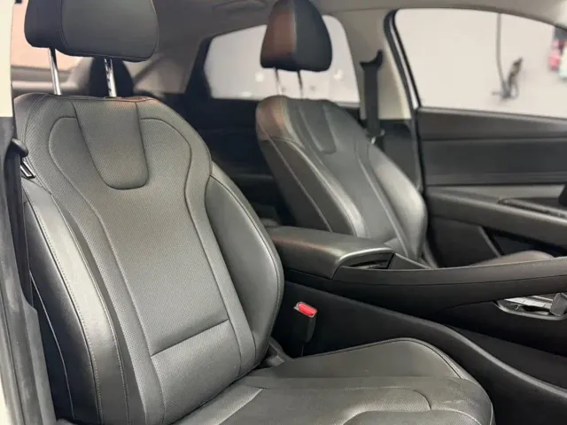 Hyundai Elantra — Фото автомобиля 12