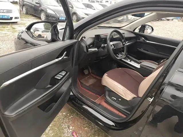 Roewe RX5 Max — Фото автомобиля 15