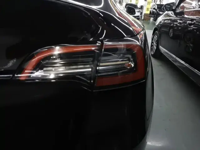 Tesla Model Y — Фото автомобиля 7