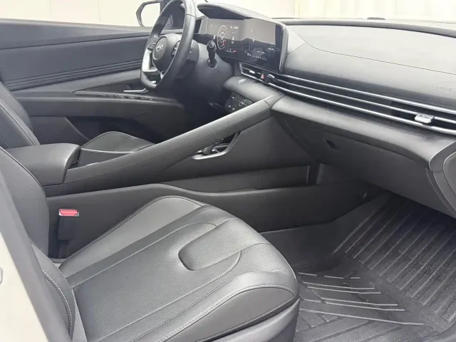 Hyundai Elantra — Фото автомобиля 19