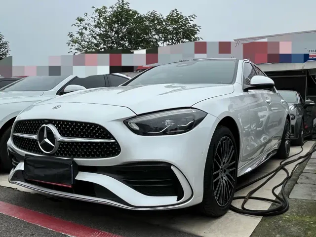 Фотография автомобиля — Mercedes-Benz C-Class