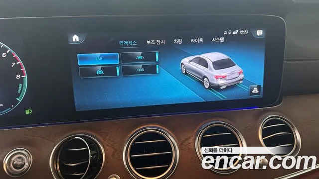 Mercedes-Benz E-Class — Фото автомобиля 13