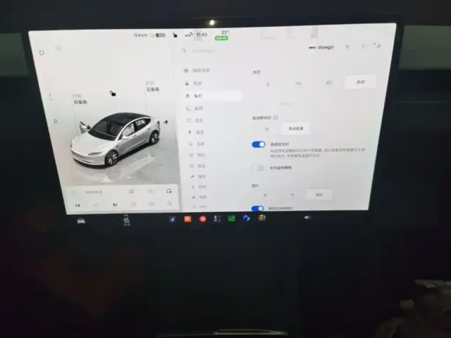 Tesla Model 3 — Фото автомобиля 12