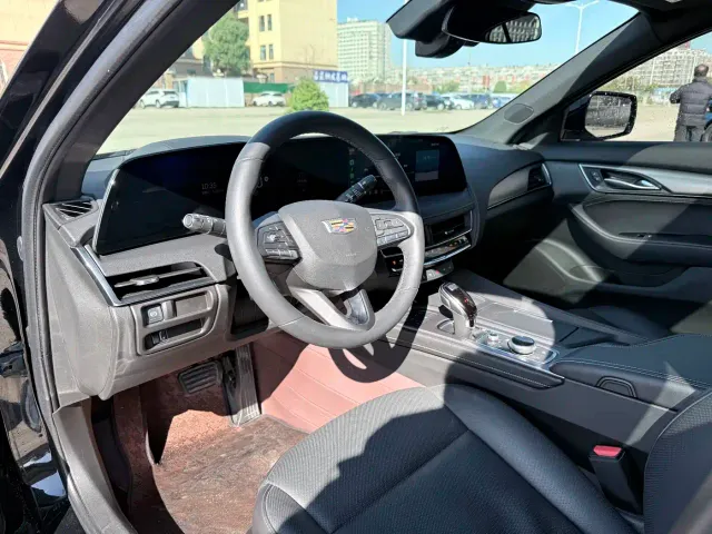 Cadillac CT5 — Фото автомобиля 9