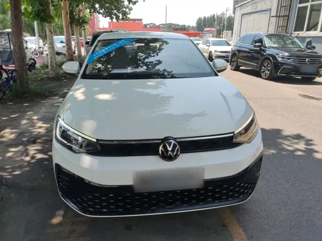 Volkswagen Lavida — Фото автомобиля 2