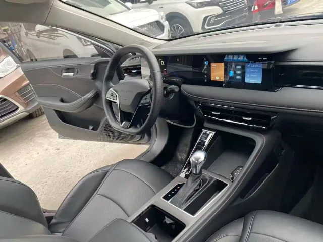 Roewe i5 — Фото автомобиля 10