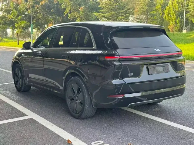 Li Auto L7 — Фото автомобиля 7