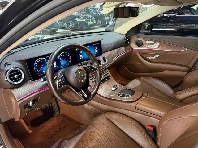 Mercedes-Benz E-Class — Фото автомобиля 5