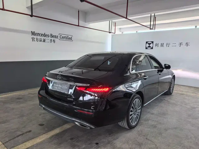 Mercedes-Benz E-Class — Фото автомобиля 12