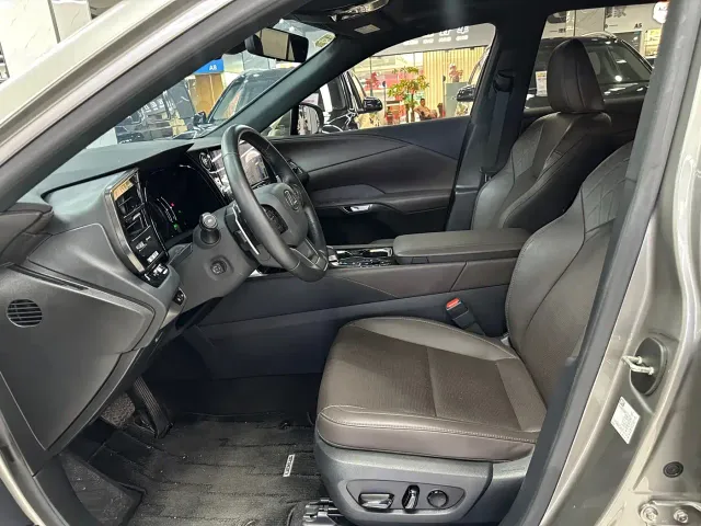 Lexus RX — Фото автомобиля 4