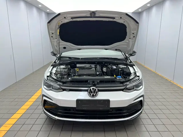 Volkswagen Golf — Фото автомобиля 16