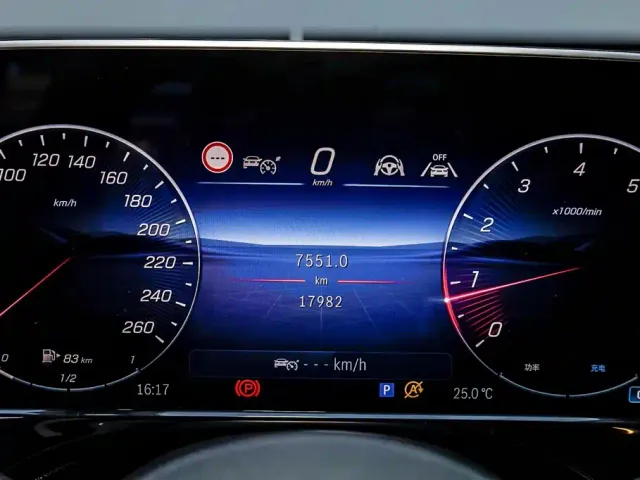 Mercedes-Benz E-Class — Фото автомобиля 14