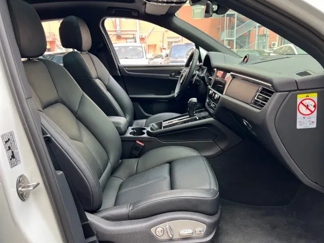 Porsche Macan — Фото автомобиля 12