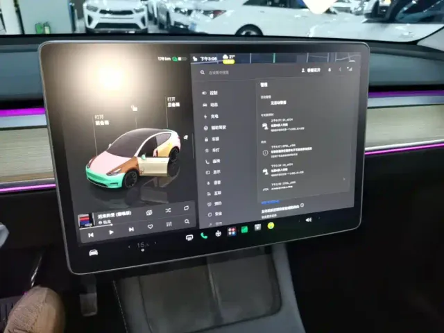 Tesla Model Y — Фото автомобиля 12