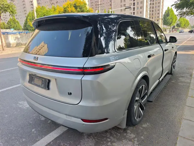 Li Auto L9 — Фото автомобиля 9