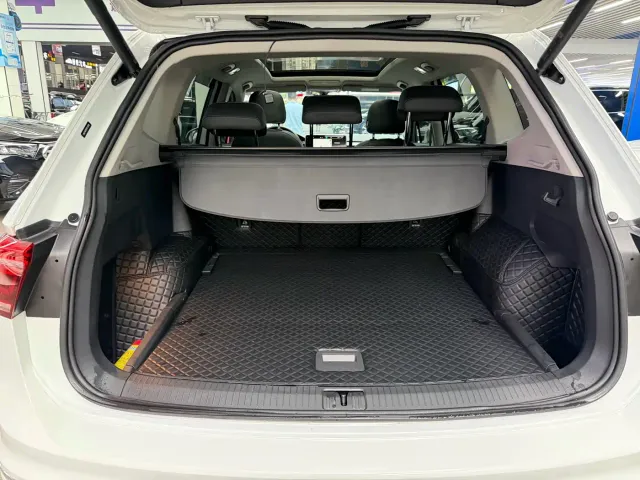 Volkswagen Tiguan L — Фото автомобиля 18