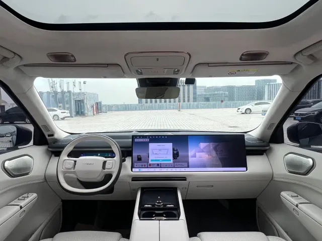 Lynk & Co 900 — Фото автомобиля 7
