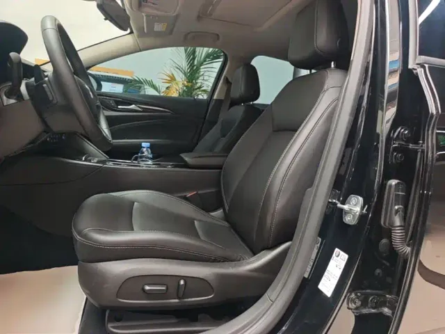 Buick Regal — Фото автомобиля 14