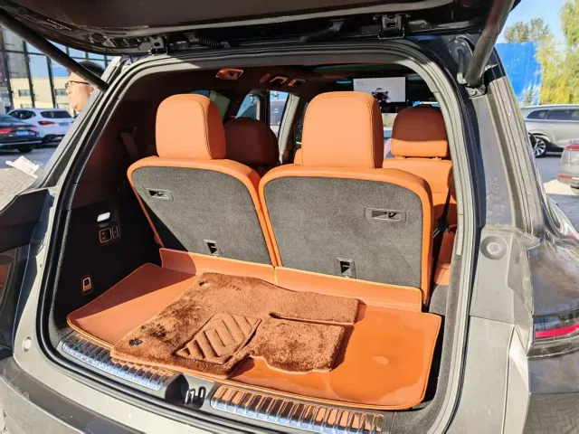 Li Auto L9 — Фото автомобиля 6