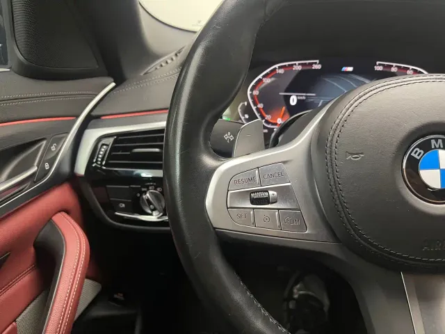 BMW 5 Series — Фото автомобиля 14