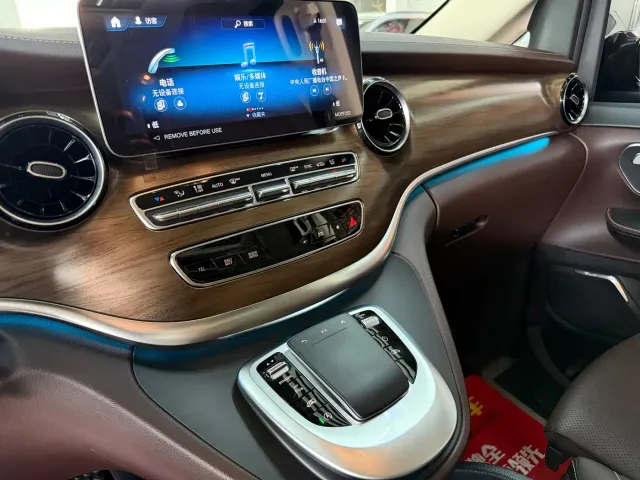 Mercedes-Benz V-Class — Фото автомобиля 23