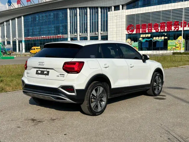 Audi Q2L — Фото автомобиля 4