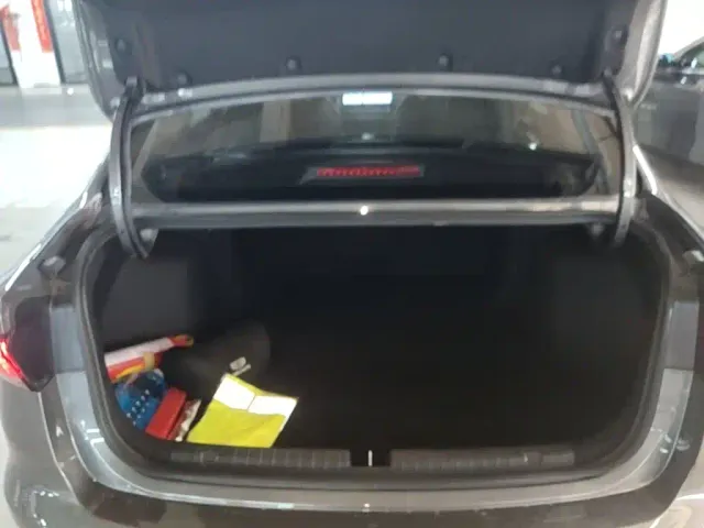 Geely Emgrand — Фото автомобиля 18