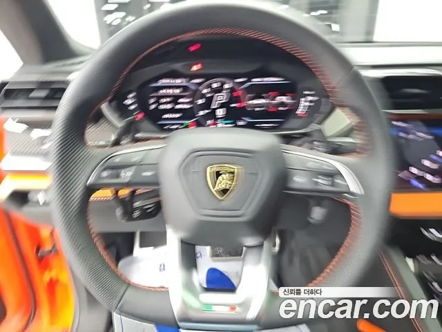Lamborghini Urus — Фото автомобиля 10