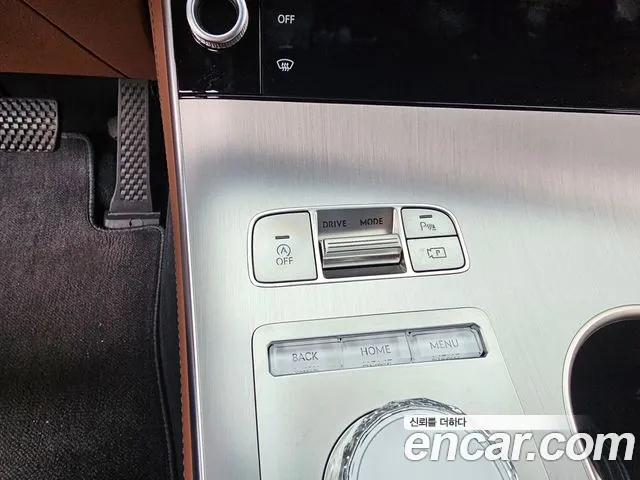 Genesis GV70 — Фото автомобиля 10