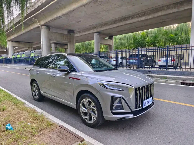Hongqi HS3 — Фото автомобиля 7