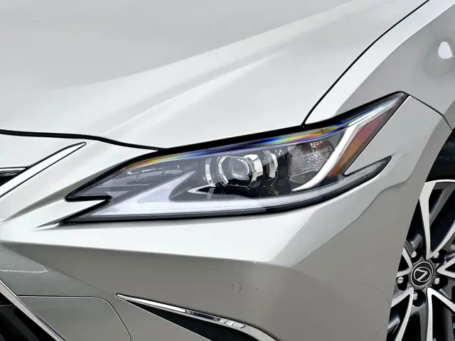 Lexus ES — Фото автомобиля 14